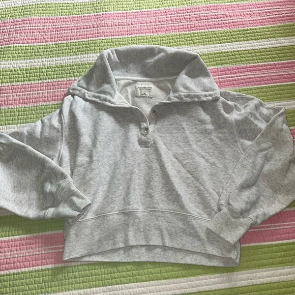 ABERCROMBIE Cozy Gray Pullover Sweatshirt - Picture 2 of 5
